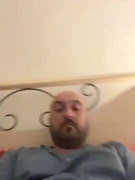 Snapshot of maxxxio12 chatting on 8, 3, 2025 maxxxio12 online show from 8, 3, 2025