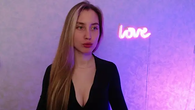 MiaMoore333 online show from 18, 3, 2025