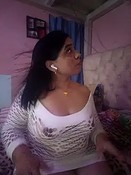 Snapshot of L_ucero chatting on 14, 3, 2025 L ucero online show from 14, 3, 2025