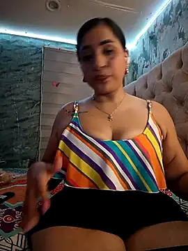 Snapshot of L_ucero chatting on 28, 9, 2025 L ucero online show from 28, 9, 2025