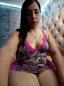 Snapshot of L_ucero chatting on 1, 10, 2025 L ucero online show from 1, 10, 2025