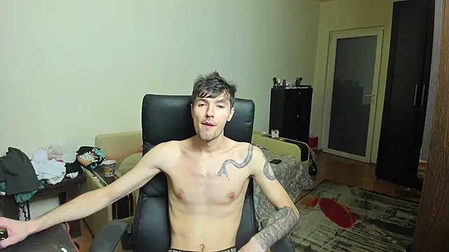 Snapshot of JustinPorno chatting on 13, 9, 2025 JustinPorno online show from 13, 9, 2025