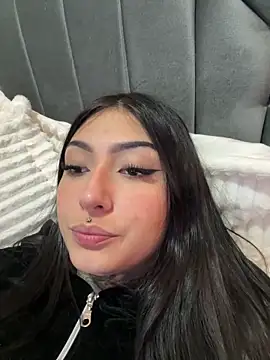 Lilith Thompson online show from 20, 10, 2025