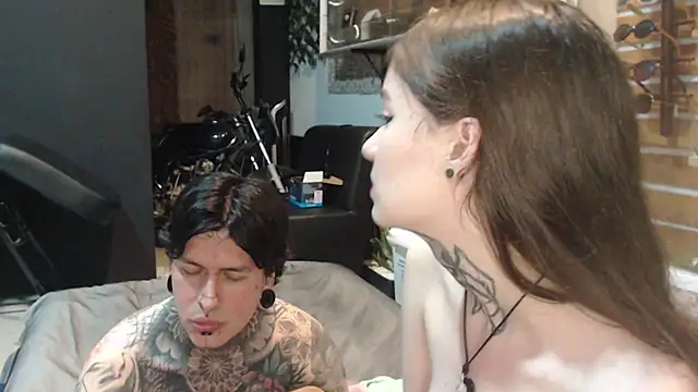 Snapshot of Alucard-Carmila chatting on 8, 10, 2025 Alucard-Carmila online show from 8, 10, 2025