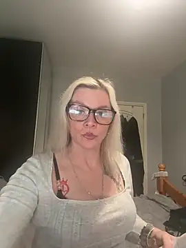 Curvy-Cleo online show from 12, 2, 2026