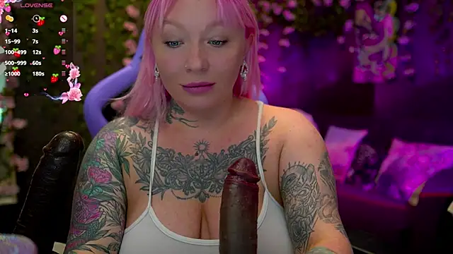 Snapshot of BlackedBarbie chatting on 23, 9, 2025 BlackedBarbie online show from 23, 9, 2025