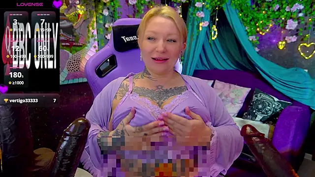 Snapshot of BlackedBarbie chatting on 25, 7, 2026 BlackedBarbie online show from 25, 7, 2026