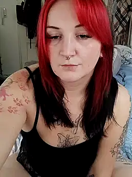 TiffiChantiT2 online show from 9, 10, 2025