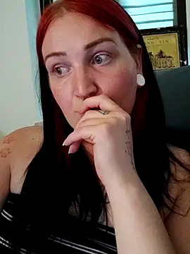 Snapshot of TiffiChantiT2 chatting on 1, 6, 2026 TiffiChantiT2 online show from 1, 6, 2026