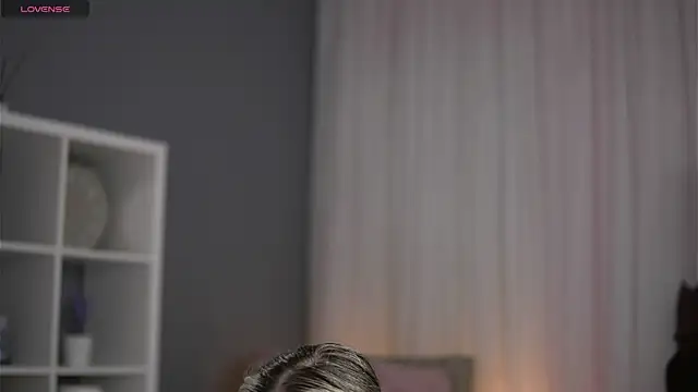 AnnastasiaMills online show from 2, 4, 2026