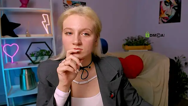 Snapshot of madam_uliis chatting on 18, 3, 2025 madam uliis online show from 18, 3, 2025