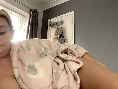 GoldenSquirter online show from 21, 3, 2025