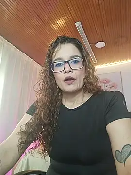Snapshot of Rose_Thompson1 chatting on 25, 6, 2026 Rose Thompson1 online show from 25, 6, 2026