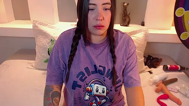 Snapshot of milu_w4llace chatting on 26, 9, 2025 milu w4llace online show from 26, 9, 2025