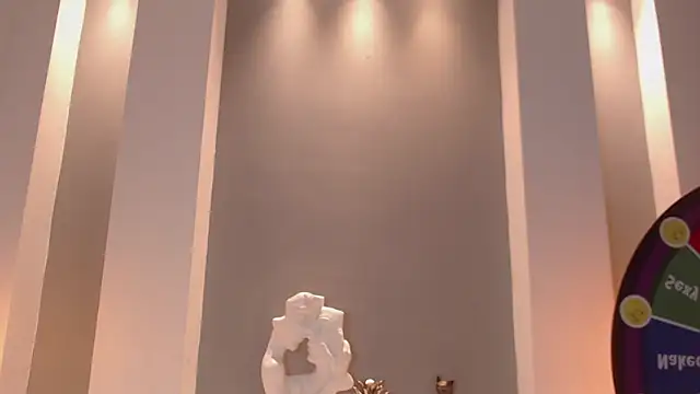 Snapshot of milu_w4llace chatting on 3, 10, 2025 milu w4llace online show from 3, 10, 2025