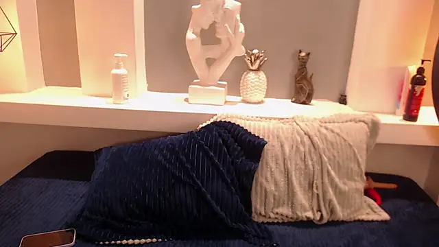 Snapshot of milu_w4llace chatting on 31, 10, 2025 milu w4llace online show from 31, 10, 2025