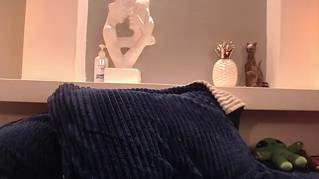 Snapshot of milu_w4llace chatting on 15, 11, 2025 milu w4llace online show from 15, 11, 2025