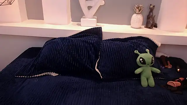 Snapshot of milu_w4llace chatting on 26, 11, 2025 milu w4llace online show from 26, 11, 2025