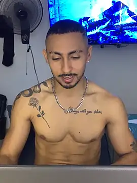 Snapshot of NicolasChest_xxx chatting on 4, 7, 2026 NicolasChest xxx online show from 4, 7, 2026