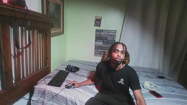 Snapshot of anthonyroth chatting on 21, 10, 2025 anthonyroth online show from 21, 10, 2025