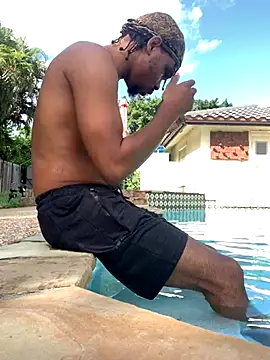 Snapshot of anthonyroth chatting on 27, 10, 2025 anthonyroth online show from 27, 10, 2025