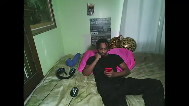 Snapshot of anthonyroth chatting on 14, 11, 2025 anthonyroth online show from 14, 11, 2025