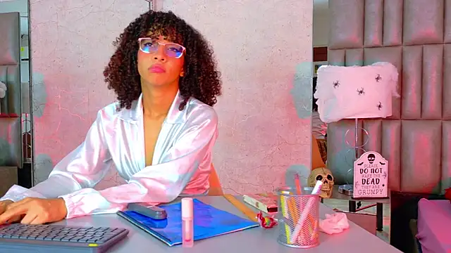 CamilaJohnston online show from 9, 10, 2025