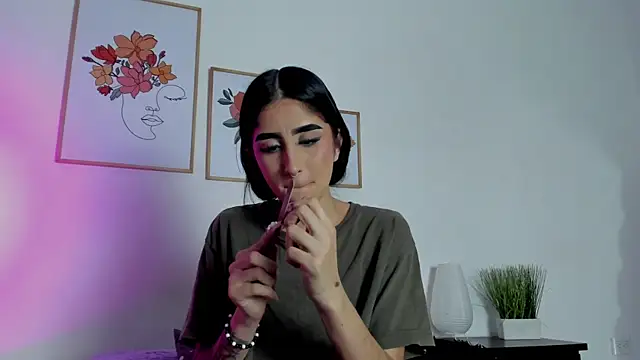 alana 111 online show from 26, 9, 2025