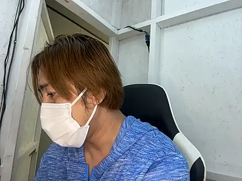 Snapshot of kanoLIVE chatting on 13, 9, 2025 kanoLIVE online show from 13, 9, 2025