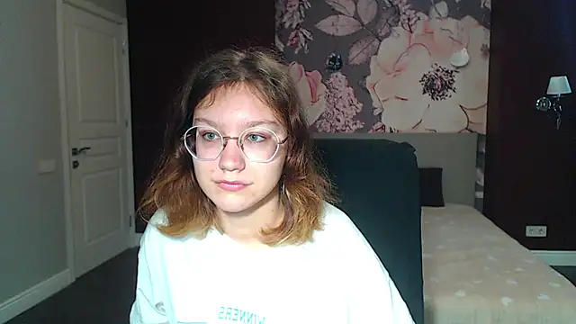 Snapshot of AngelinaLow chatting on 13, 3, 2025 AngelinaLow online show from 13, 3, 2025
