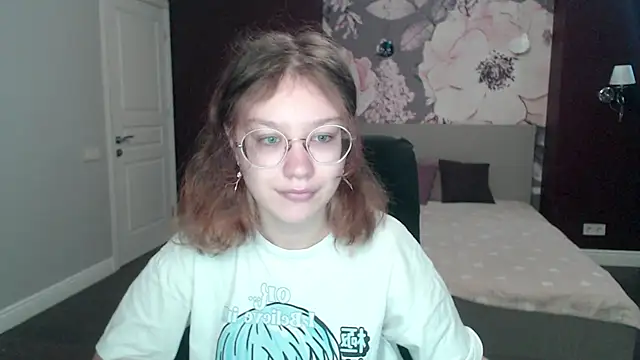 Snapshot of AngelinaLow chatting on 18, 3, 2025 AngelinaLow online show from 18, 3, 2025