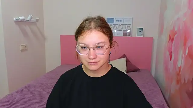Snapshot of AngelinaLow chatting on 9, 9, 2025 AngelinaLow online show from 9, 9, 2025