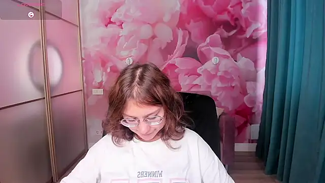 AngelinaLow online show from 28, 10, 2025