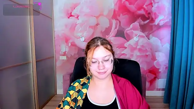 AngelinaLow online show from 6, 2, 2026