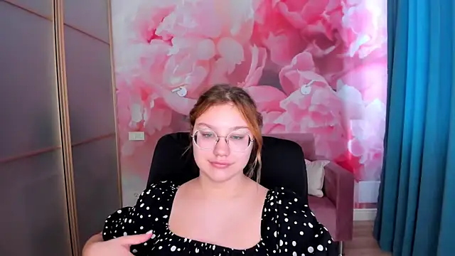 AngelinaLow online show from 2, 3, 2026