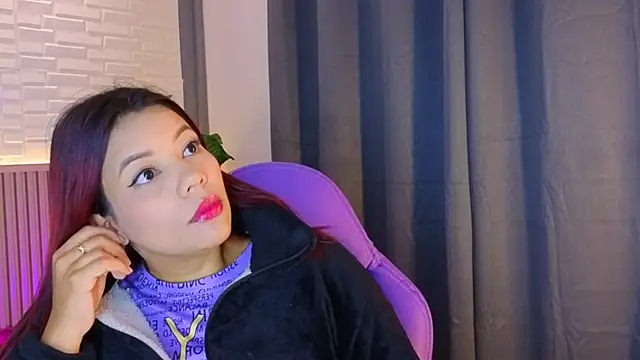 TiffanyWalk online show from 4, 12, 2025