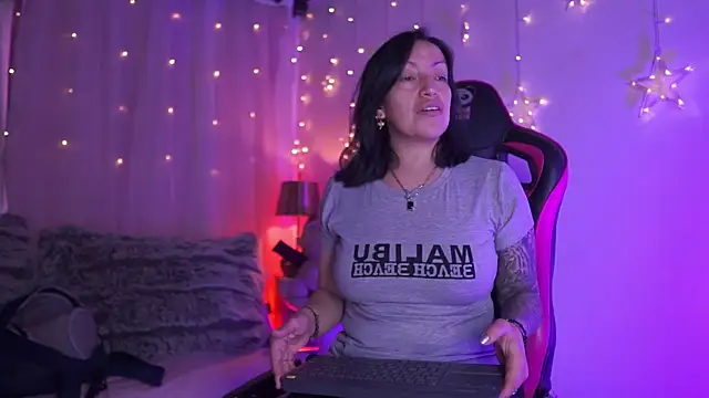 Madison Mayer online show from 6, 11, 2025