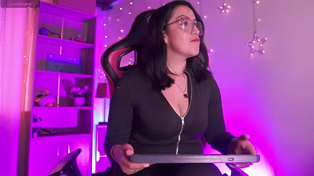 Madison Mayer online show from 10, 3, 2026