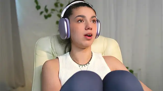 mystica  online show from 17, 3, 2025