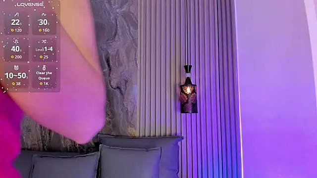 Snapshot of MiaScott5 chatting on 10, 9, 2025 MiaScott5 online show from 10, 9, 2025