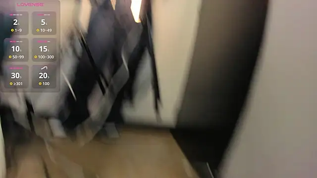 Pretty Johnson  online show from 19, 9, 2025