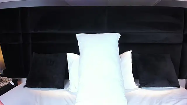 LauraCarther online show from 14, 12, 2025