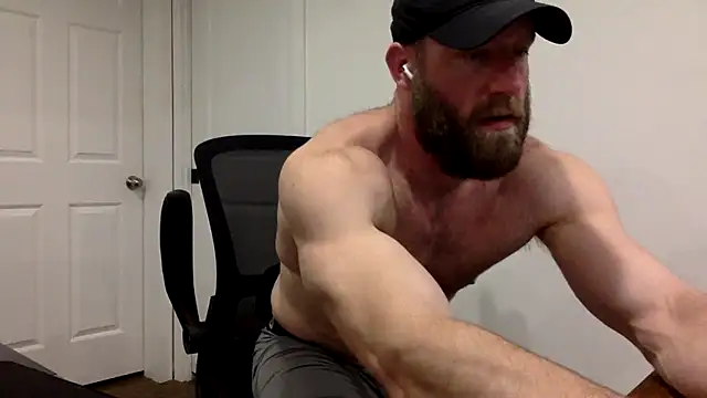 Snapshot of clarkefit chatting on 19, 3, 2025 clarkefit online show from 19, 3, 2025