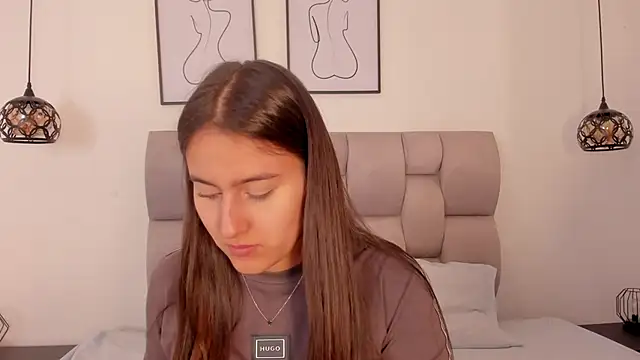 Hanna Evans   online show from 11, 10, 2025