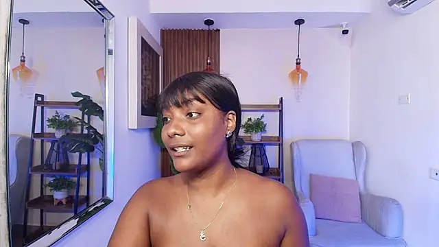 Snapshot of Coral_Lise chatting on 5, 10, 2025 Coral Lise online show from 5, 10, 2025