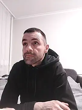 Snapshot of MaksDzubaV chatting on 24, 11, 2025 MaksDzubaV online show from 24, 11, 2025