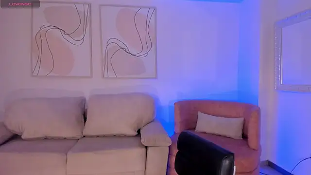 Snapshot of CandaseRussell chatting on 3, 7, 2026 CandaseRussell online show from 3, 7, 2026