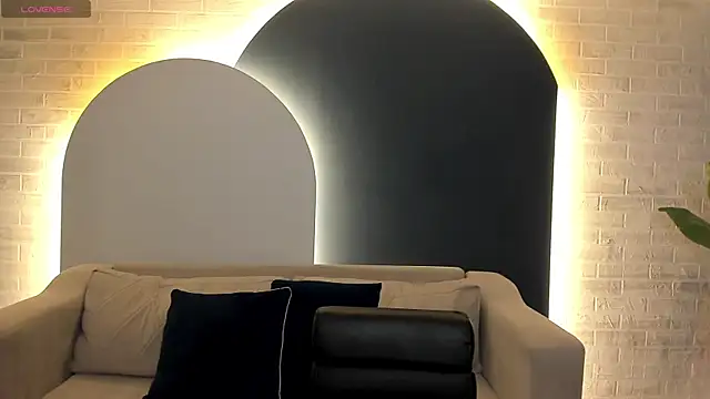 MaiaCollins online show from 23, 11, 2025