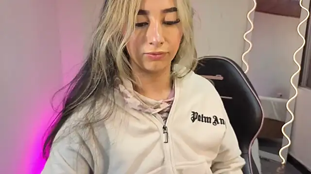 Malory tay1 online show from 14, 11, 2025