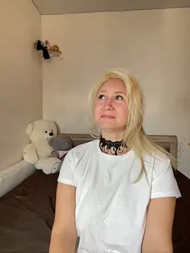 Nikusia online show from 5, 10, 2025